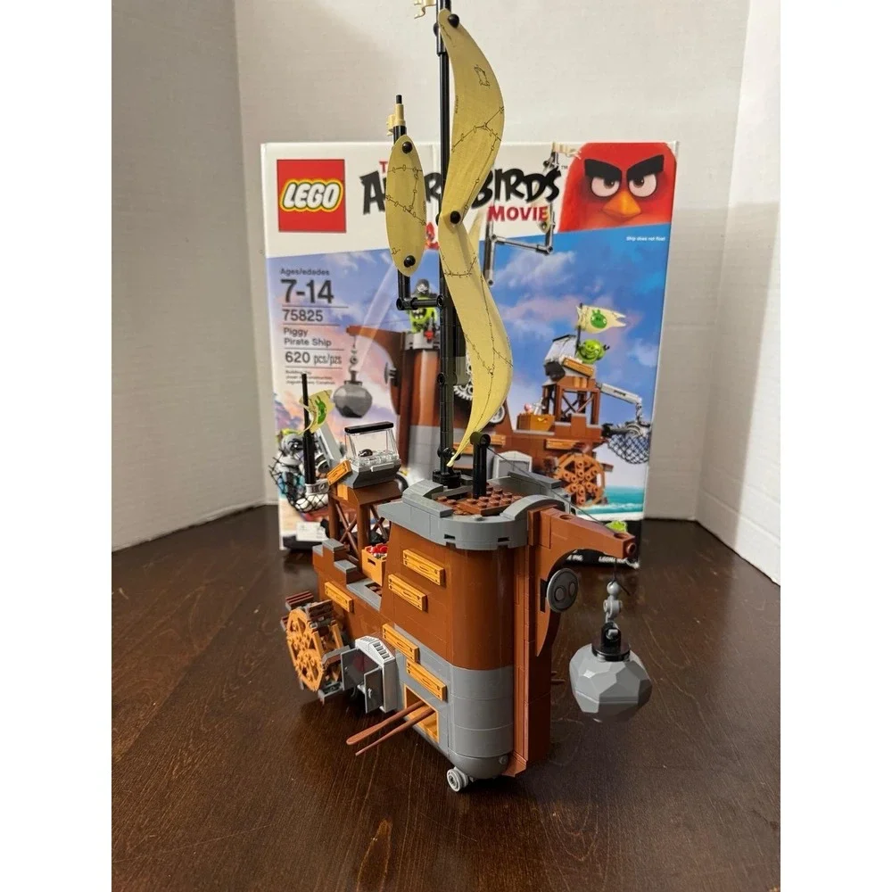 LEGO The Angry Birds Movie 75825 Piggy Pirate Ship 100% Complete w/Box No Manual